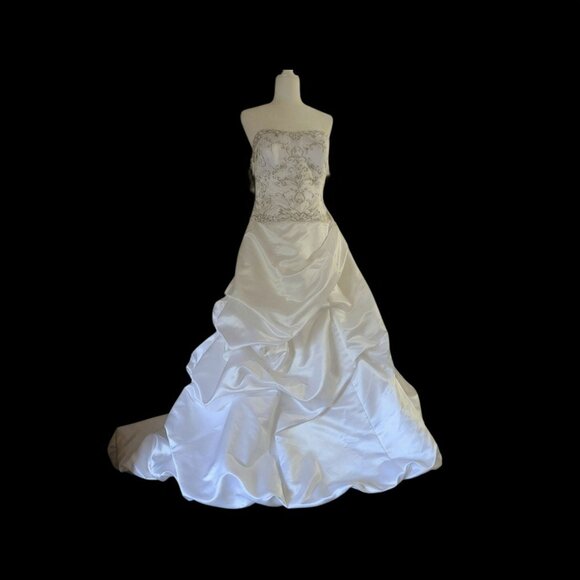 Oleg Cassi  David's Bridal Elegant  Strapless Gown with Embellished Bodice 16 - Picture 4 of 17